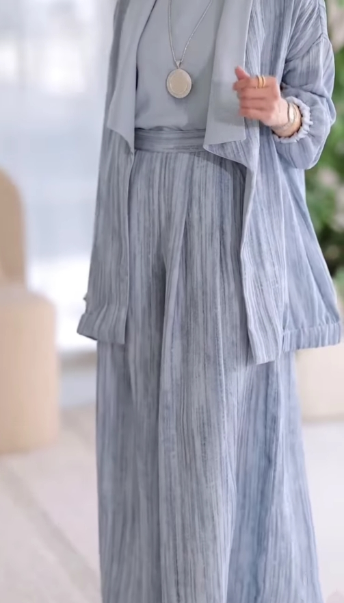 Lapel vertical striped casual three-piece set
