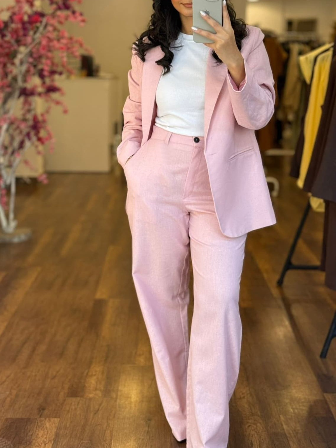 Pink Elegant and Modern Two-piece Suit